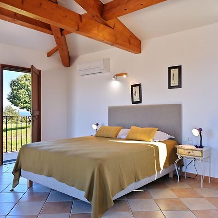 Domaine Punta Della Guardia Villa Vue Mer Dans Nature Protegee, Plage A 1,5 Km 세르비온 외부 사진
